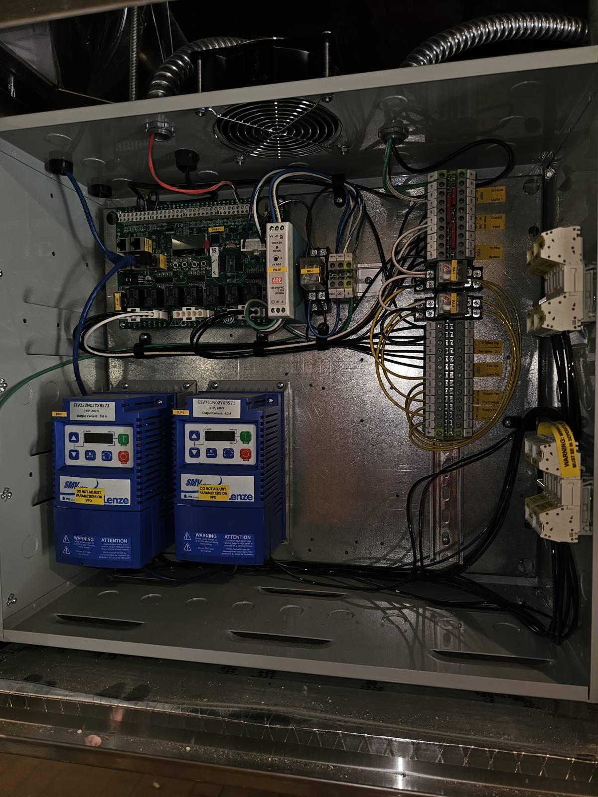 Commercial hood unit control board and VFDs