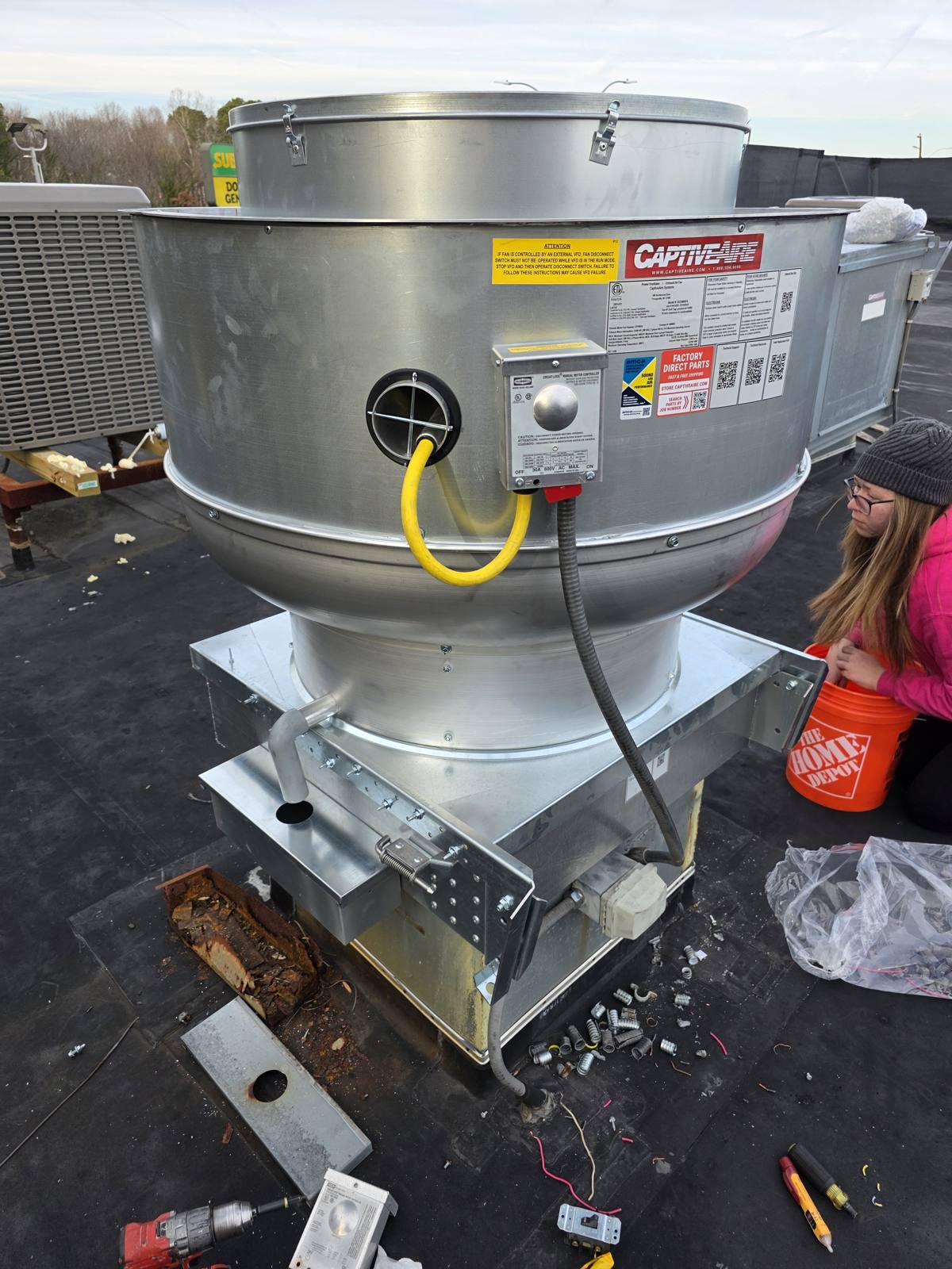 Rooftop hood exhaust fan wired and mounted